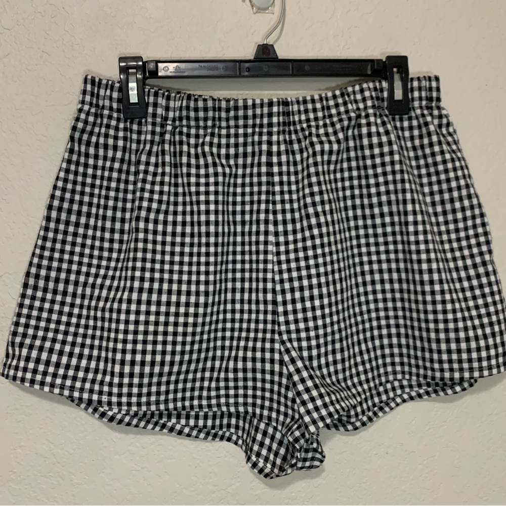 SHEIN Black and White Checkered Women's Shorts XL